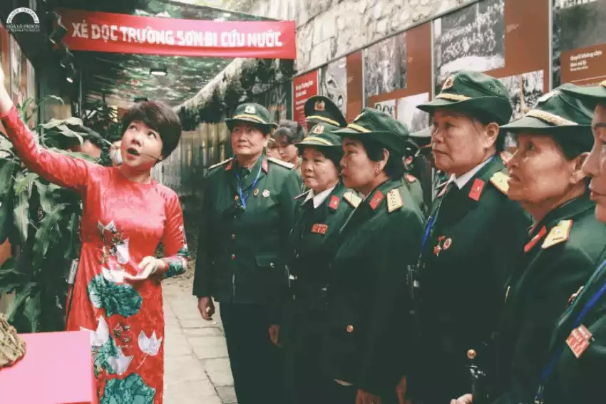 Di tích nhà tù Hỏa Lò - Hoa Lo prison relic Di tích nhà tù Hỏa Lò - Hoa Lo prison relic